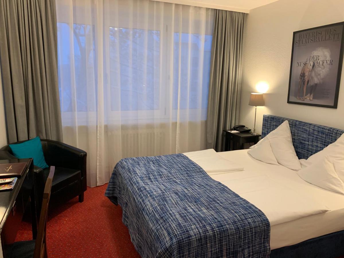 Nymphenburg - 3* Munich