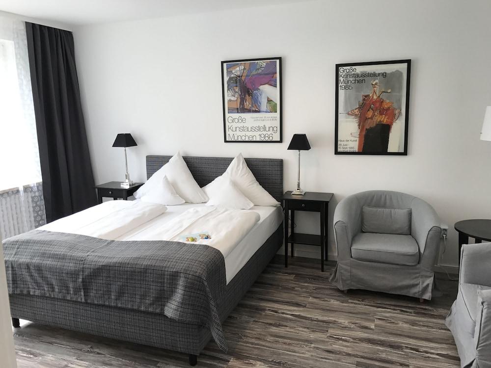 Nymphenburg - 3* Munich