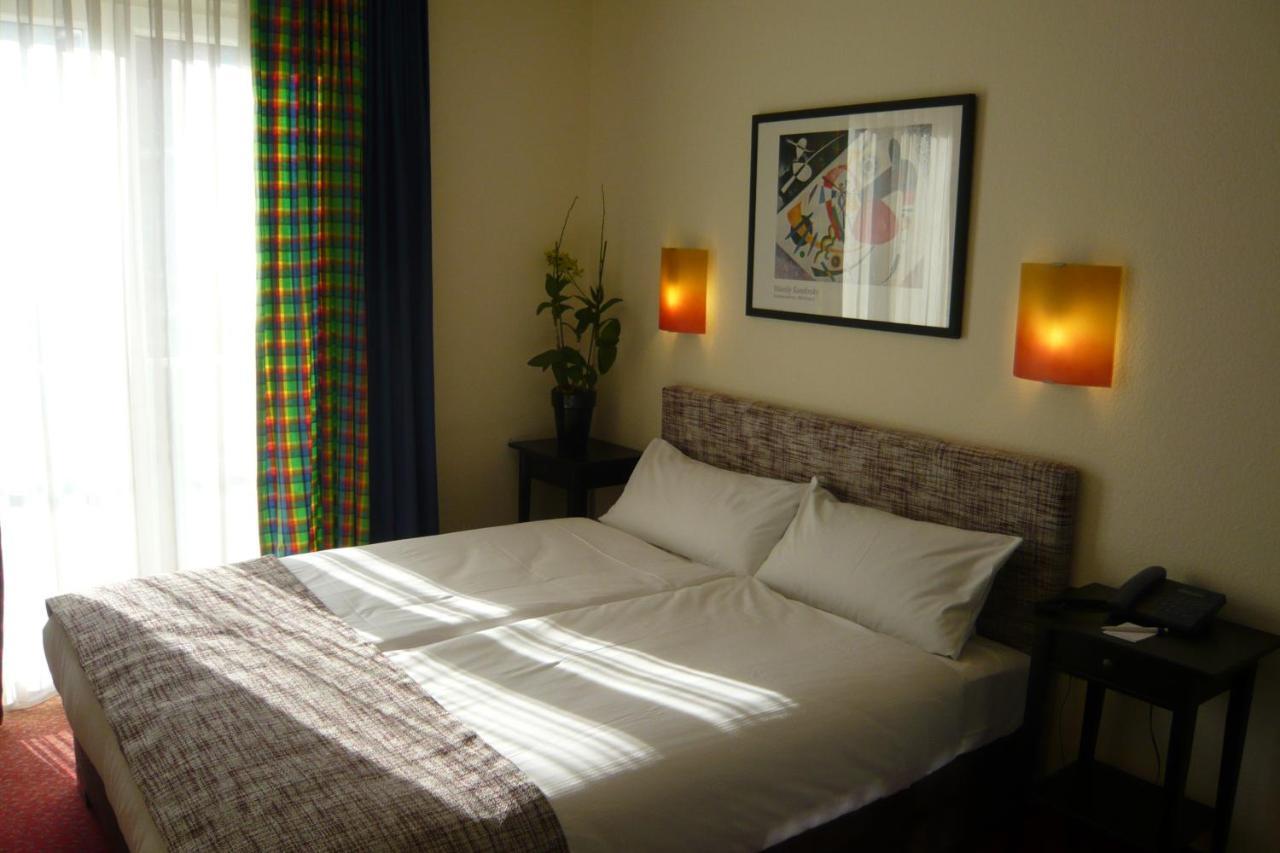 Nymphenburg - 3* Munich